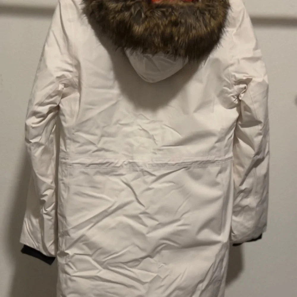 The North Face White and Orange Ski Jacket with High Collar - Picture 3 of 3